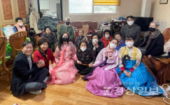 청소년 차오름센터 청소년운영위원회 완두콩, 남구의회 의회운영위원장 이지현 의원과 동행 옥동 지역 경로당 방문 새해 인사