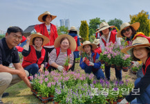 울산광역시여성단체협의회, 여성의 손으로 가꾸는 태화강국가정원행사 진행