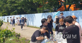 울주군서부종합사회복지관 가족봉사단, 「이야기가 있는 상천마을 길」벽화그리기 지역사회 봉사활동 실시