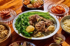 ㈜서래식구들, 맑은 미나리 감자탕 브랜드 삼삼뼈국 런칭