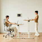 주식회사 아우스, 네이버 공식 브랜드 스토어 전환과 함께 원목 전동 모션 데스크 출시