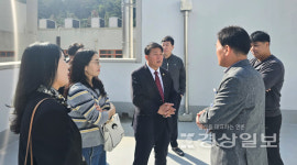 이성룡 울산시의회 의장, 울산 중구 유곡중학교 현장 방문