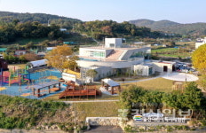 울산어린이독서체험관 가보니…바닷가 옆 폐교, 놀이·독서 즐기는 열린 공간으로 거듭나