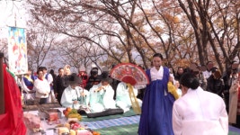 경기도무형문화재 시흥 군자봉성황제 고현희 4대 당주 주관으로 성황리 개최
