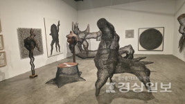 동파이프로 빚어낸 소나무, 천년의 숨결 품다