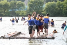 뗏목타기·다슬기 잡기…색다른 추억 만끽