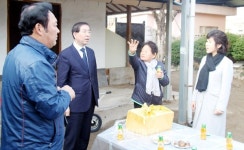 박원순 서울시장, 충북 영동 장인묘소 성묘