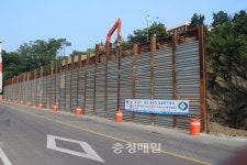 영동읍 동정리 낙석사고지 정비공사 탄력
