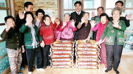 청주 내수농협, 경로당에 쌀 전달