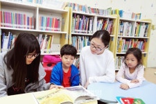 주말마다 언니 오빠와 책 읽어요