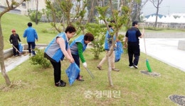 청주 내수읍 주민자치위, 초정문화공원 연못 청소