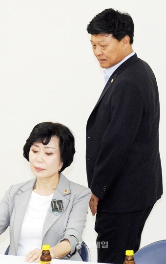 충북도의회 후반기 의장 후보 선출 연기