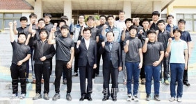 김병우 충북교육감, 기능경기대회 훈련생 격려
