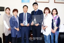 이희환 대전 유성구의원, 교육발전 공로 감사패 받아