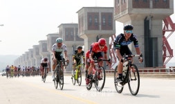 투르 드 코리아 금강 하구둑 질주