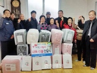 충북소주, 경로당에 물품 전달