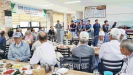 참전유공자·미망인 위로하다