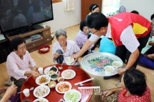 금산우체국, 제원면 명곡2리 경로당서 삼계탕 대접