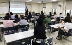 충남 남부평생학습관 놀뫼여성독서회, 강사 특강