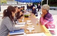 영동 도덕리 마을서 이동민원 현장처리제 실시