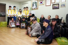 한밭대, 어르신 장수사진 선물