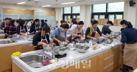 옥천군농기센터, 퓨전떡 요리 자격증반 호응