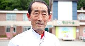생활온천남탕이용소컷트실 | 이발사 외길인생 60년, 추억을 깎다