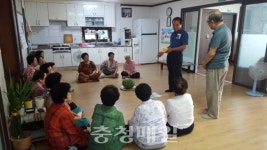 김충환 청주 수곡1동장, 무더위 쉼터 방문