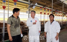 이범석 청주부시장, 축산농가 등 폭염 현장 점검 나서