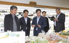태안군의회, 완주군 완주로컬푸드 해피스테이션 방문