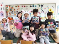 청주 옥산초 소로분교, 전교생에 앨범과 텀블러 선물