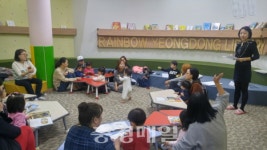 레인보우영동도서관, 군민 문화공간으로 인기