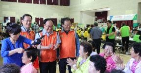 조합원들과 더 가까이…보은 찾은 농업인 행복버스