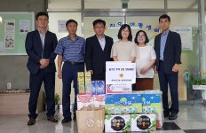 충북도의회 운영위, 아동복지시설에 위문품 전달