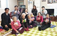 충주 예성여고, 경로당에 수세미 기증