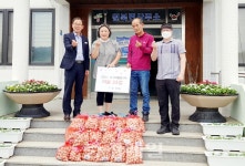 태안군 원북면주민자치회 이종만 분과장, 마늘 전달