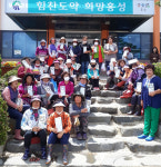 홍성 홍동면 마을복지사, 어르신들에게 성인용 기저귀 전달