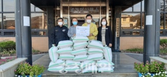 영동 매곡면 안치환씨, 쌀 전달