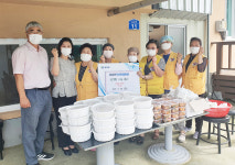 충주시 엄정면적십자봉사회, 홀몸노인 건강기원 보양식 배달