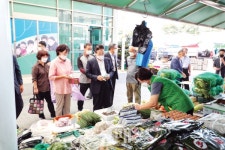김홍장 당진시장, 합덕시장서 장보기 행사