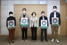 청주시, 신규 모범음식점 4곳에 현판 전달