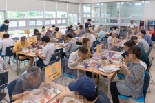 새천안로타리클럽, 충남시각장애인복지관과 드림학교에 삼계탕 지원