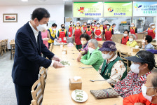 충주적십자봉사회 무료급식 재개