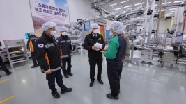 장거래 충북소방본부장, 유한킴벌리·H그린파워 화재 안전 현장지도 실시