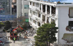 철거되는 옛 청주시청 본관동