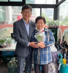 충북 충주시 호암직동주민자치위원회, 어르신 사랑의 점심 나누기