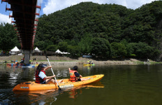 청주 청석굴 수변공원 달천에서 카약 타며 무더위 잊어요