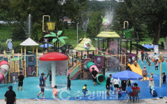 무더위엔 진천 백곡천 물놀이장