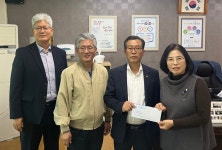 충북 충주시 목행용탄동 주민자치회, 지역인재육성 장학금 전달