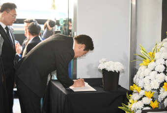 오송 참사 희생자 시민분향소 찾은 이재명 대표
